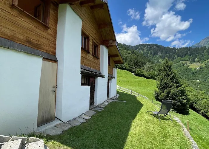 Chalet Maiensäss, Berghütte Pundelon - Autark, Voll Ausgestattet, Ressourcen Begrenzt Mesocco