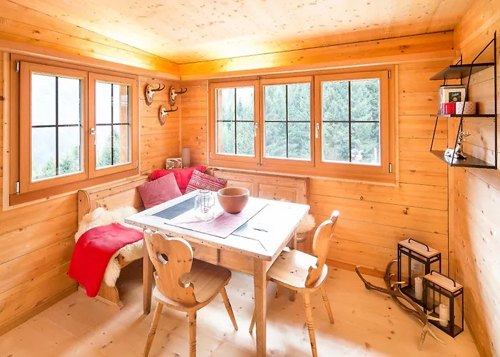 Maiensäss, Berghütte Pundelon - Autark, Voll Ausgestattet, Ressourcen Begrenzt Chalet *