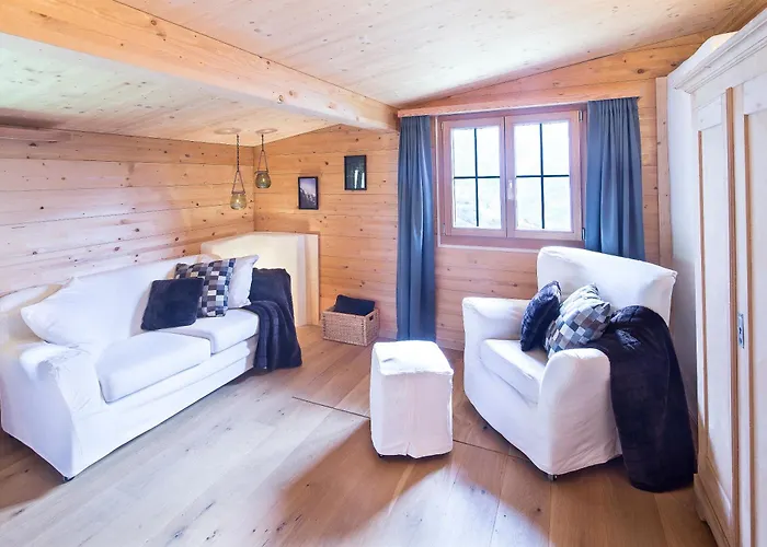 Maiensäss, Berghütte Pundelon - Autark, Voll Ausgestattet, Ressourcen Begrenzt Chalet