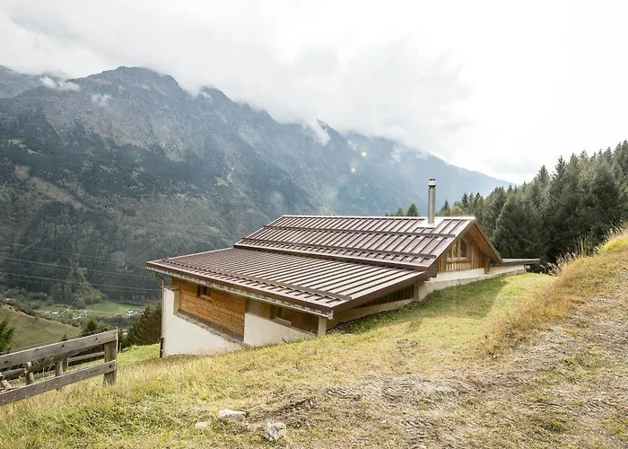 Maiensäss, Berghütte Pundelon - Autark, Voll Ausgestattet, Ressourcen Begrenzt