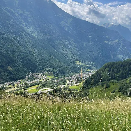 Maiensaess, Berghuette Pundelon - Autark, Voll Ausgestattet, Ressourcen Begrenzt 木屋